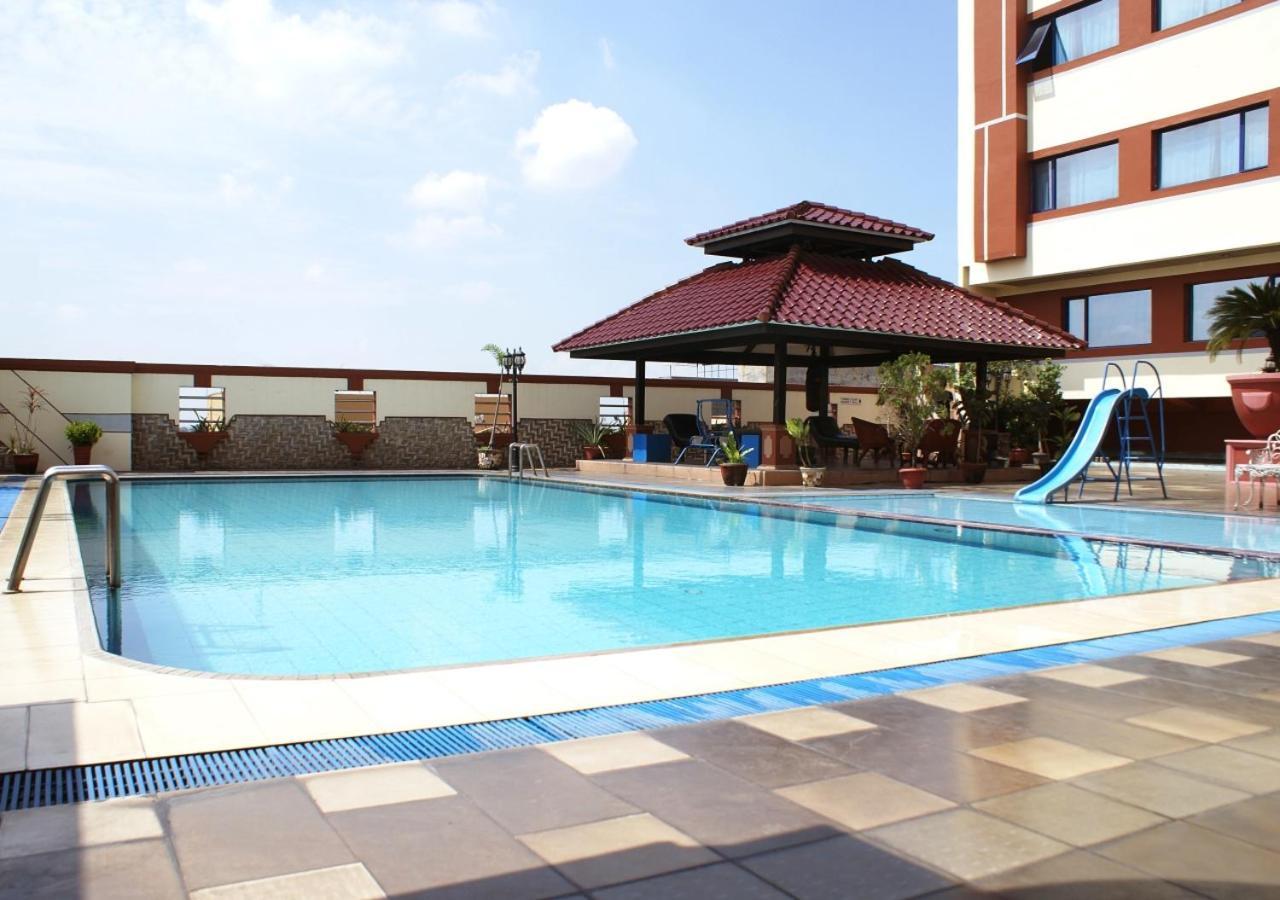 Hotel Soechi International メダン エクステリア 写真