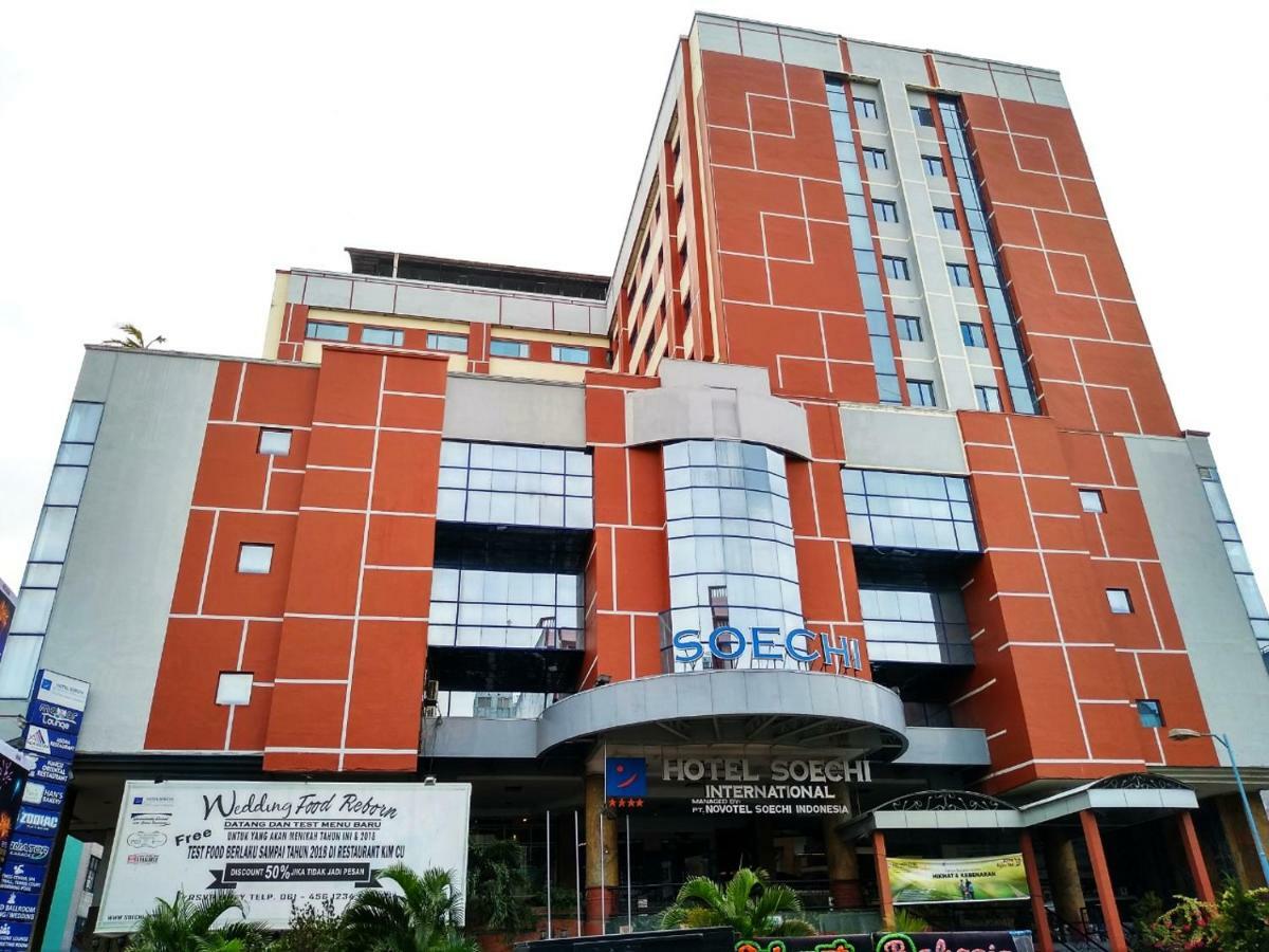 Hotel Soechi International メダン エクステリア 写真