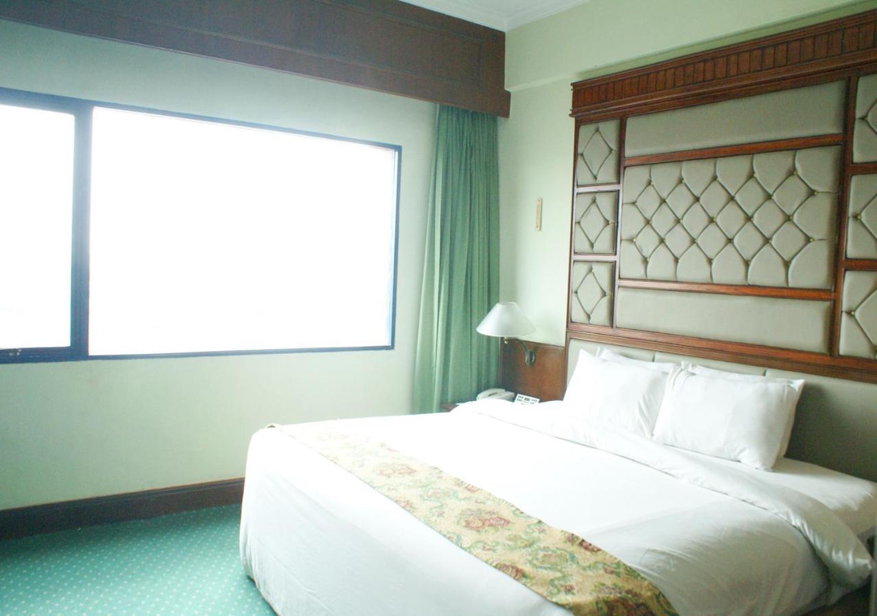 Hotel Soechi International メダン エクステリア 写真